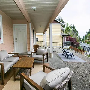 https://cozy-renovated-oasis-w-private-terrace-parking.hotels-victoria.net